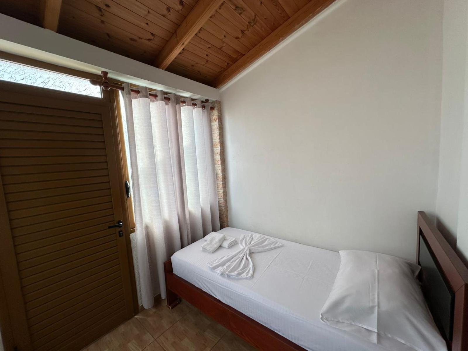 Vrekaj Apartment Ksamil